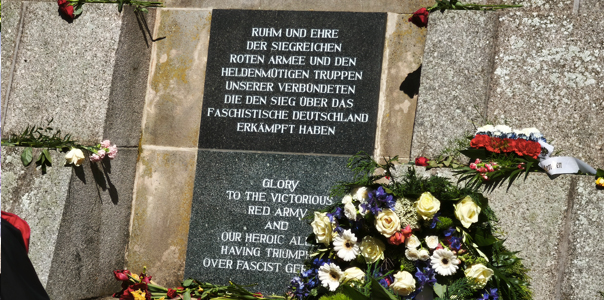 06-Denkmal